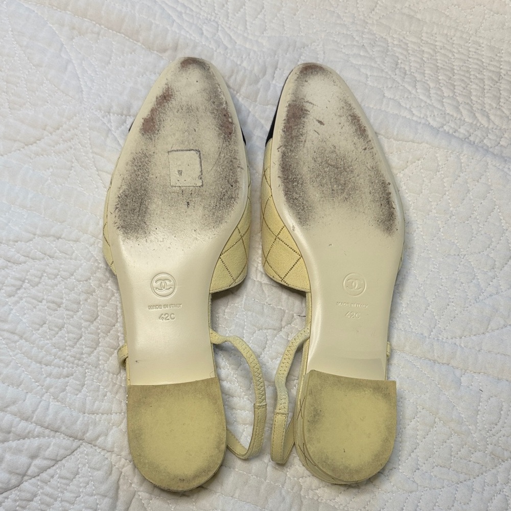 CHANEL Women's Yellow and Black Slingbacks size 42 - Picture 3 of 3